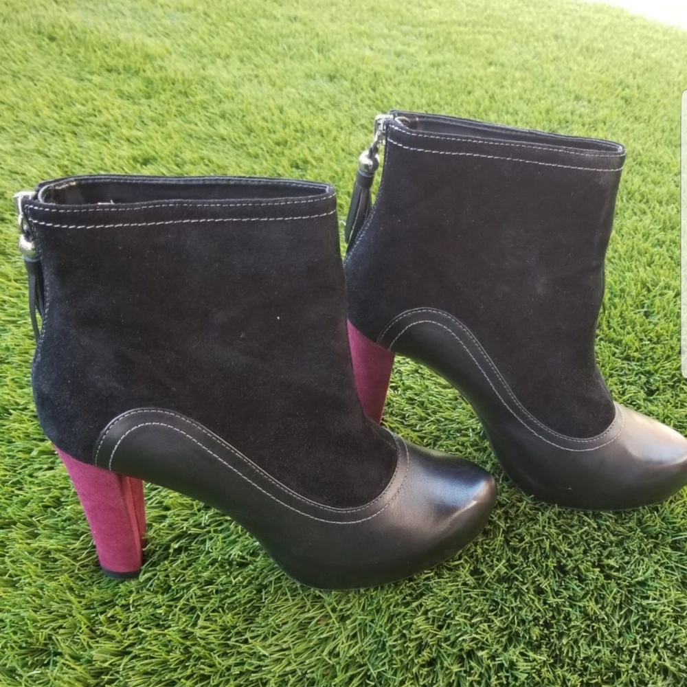 Booties 7.5 - Picture 2 of 4